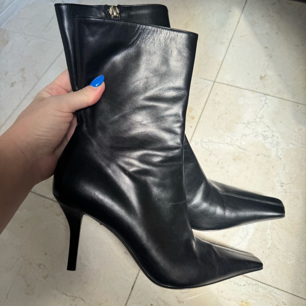 Gucci 7 US 6 Black Heeled Boots with Sleek Design